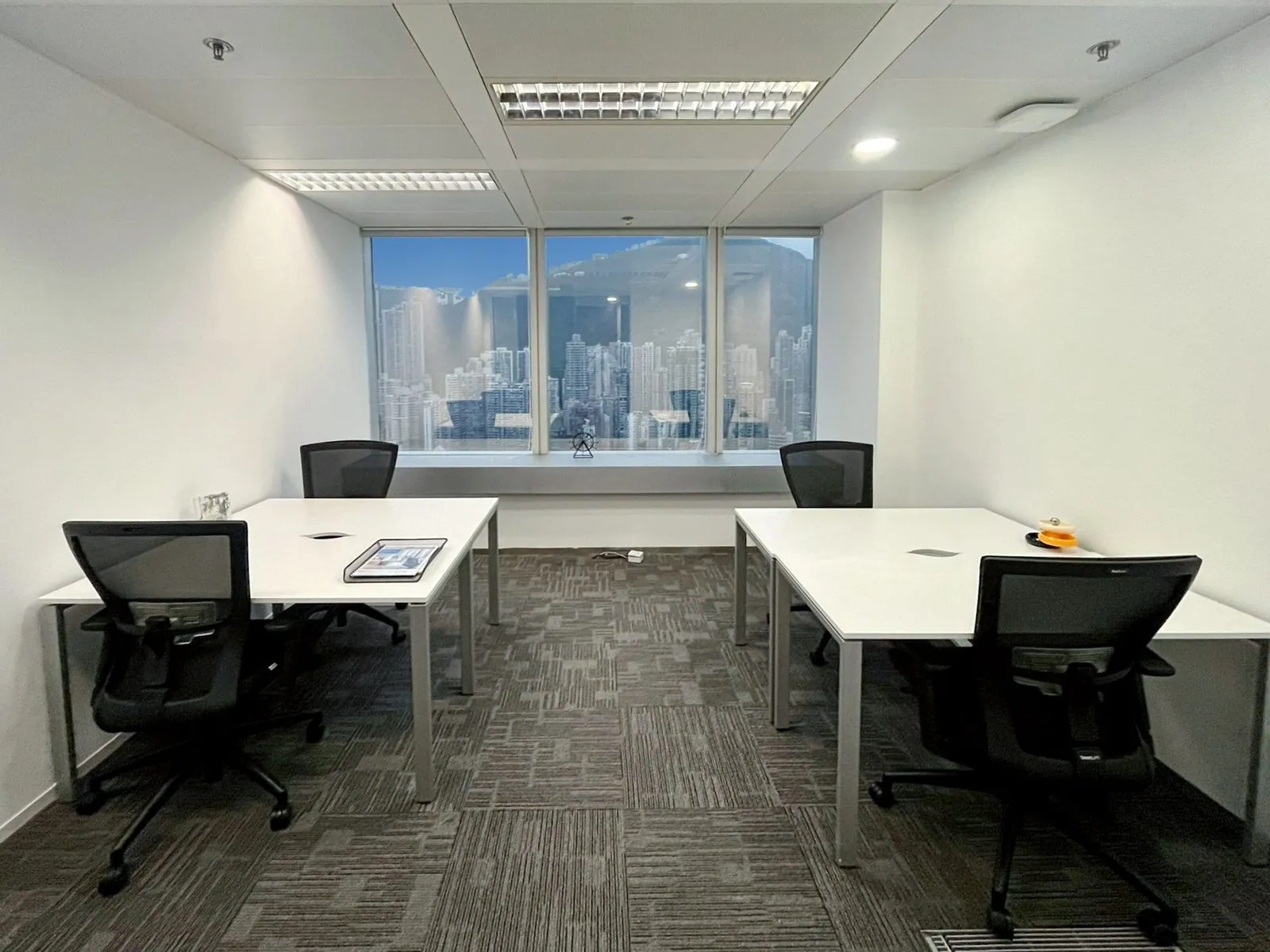 Regus at The Center, Regus, Central, photo 3