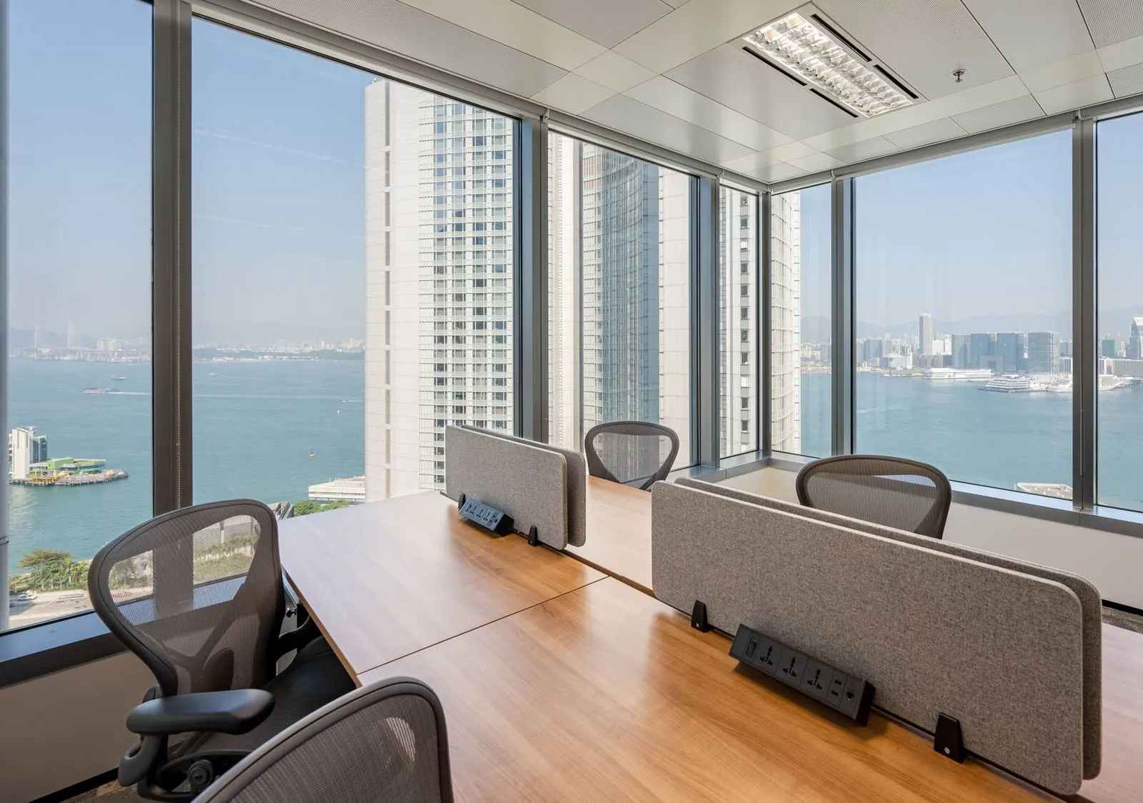 The Executive Centre at One Ifc, Central