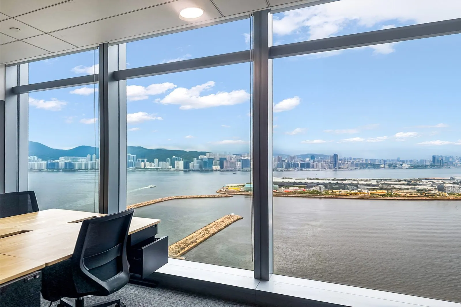 Bela Offices at Two Harbour Square, Kwun Tong, photo 3