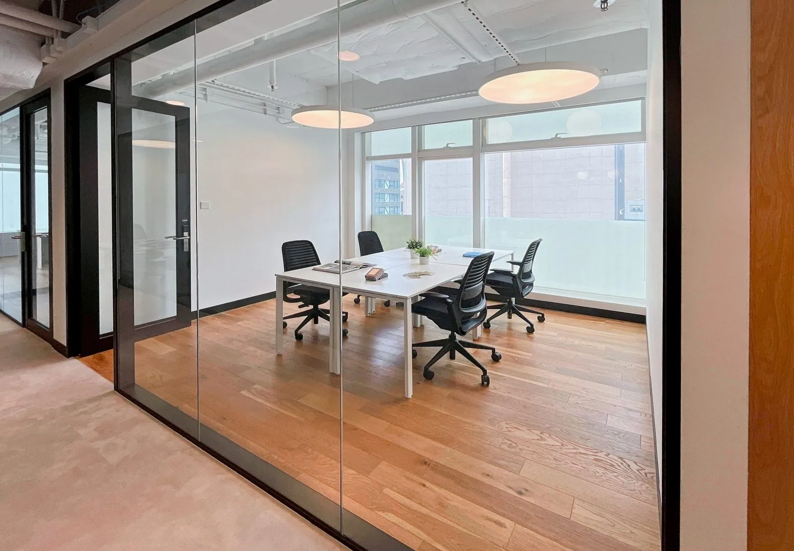 Spaces at LKF Tower, Central, photo 4