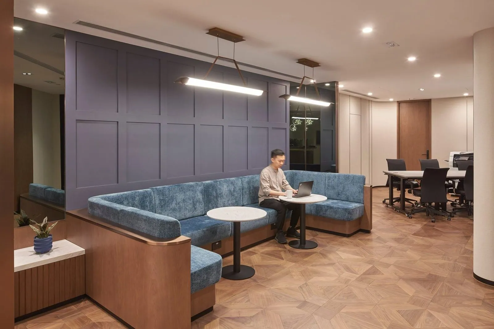 Net-Work at Standard Chartered Bank Building, Central, photo 5