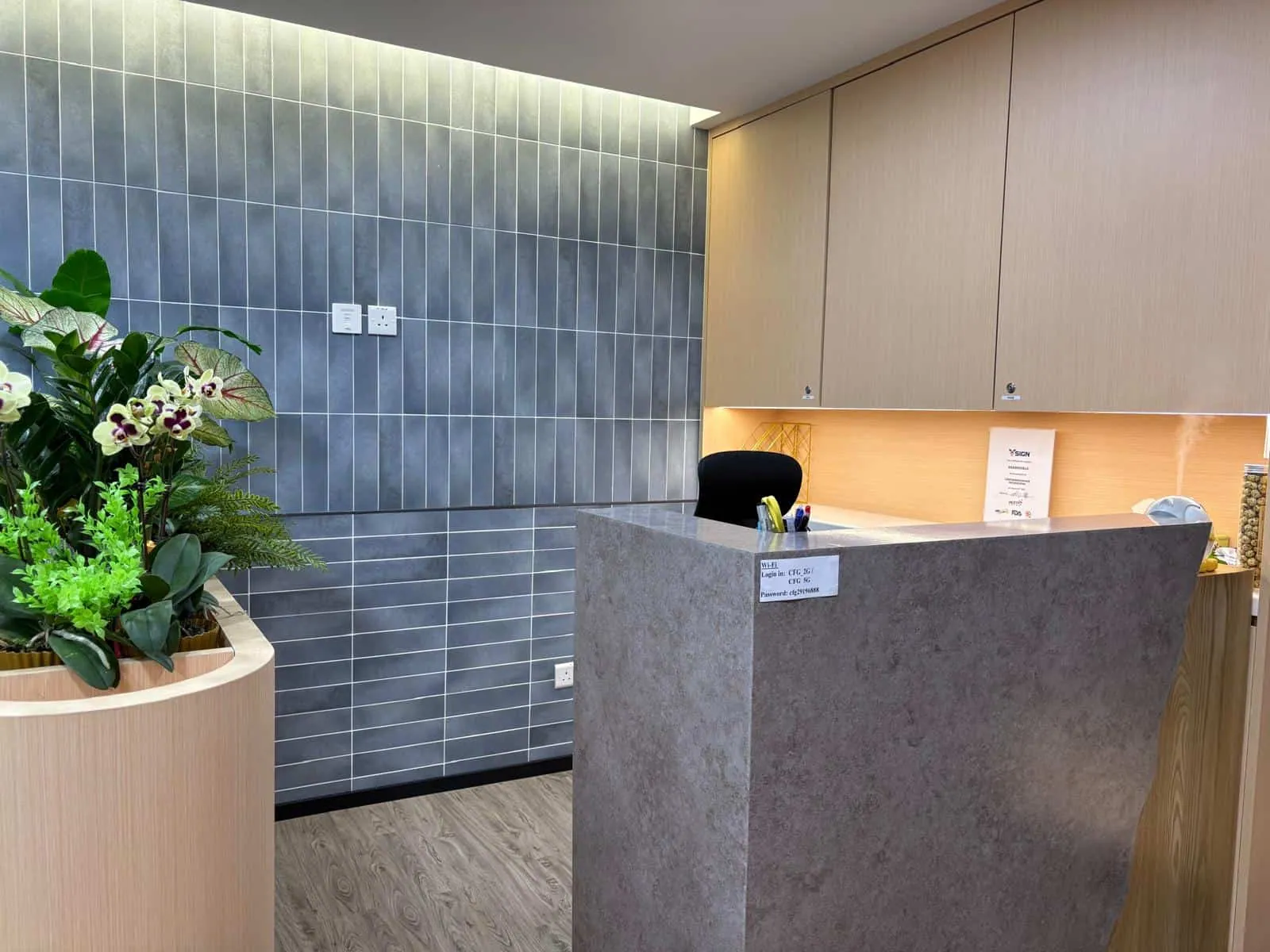 Capital Business Centre at On Hong Commercial Centre, Wan Chai, photo 4