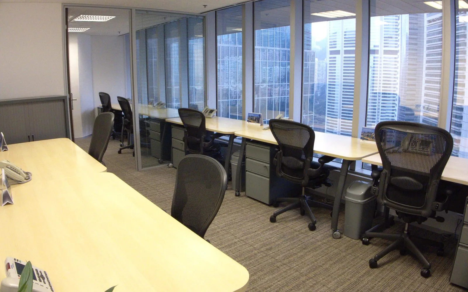 Springboard at Luk Kwok Centre, Wan Chai, photo 3