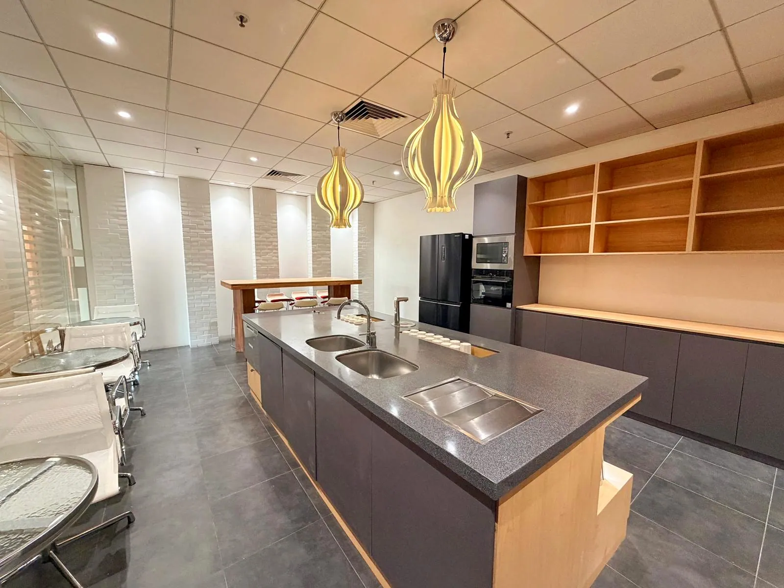RTC Business Centre at BEA Tower, Kwun Tong, photo 2