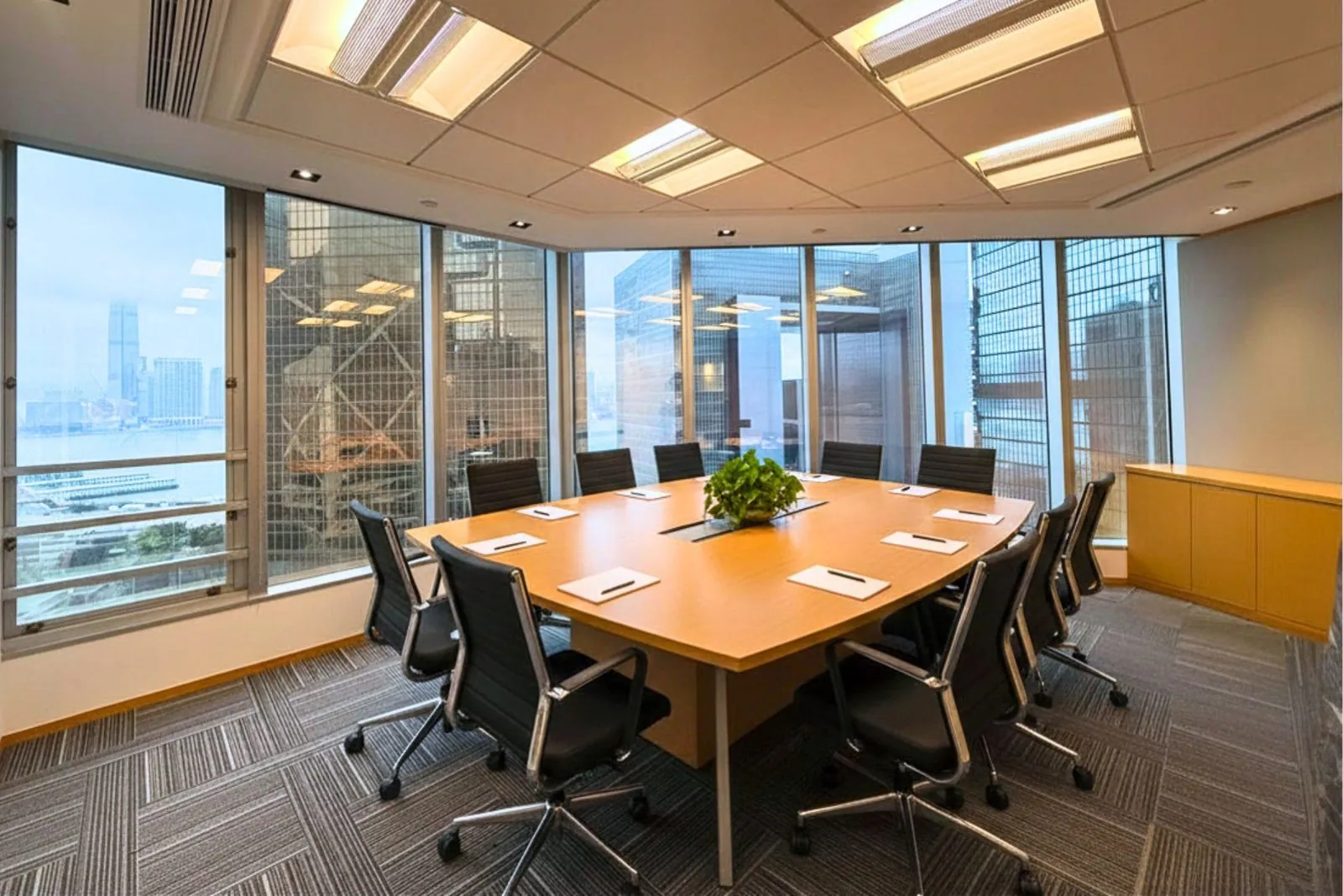 Bela Offices at Lippo Centre, Admiralty, photo 3