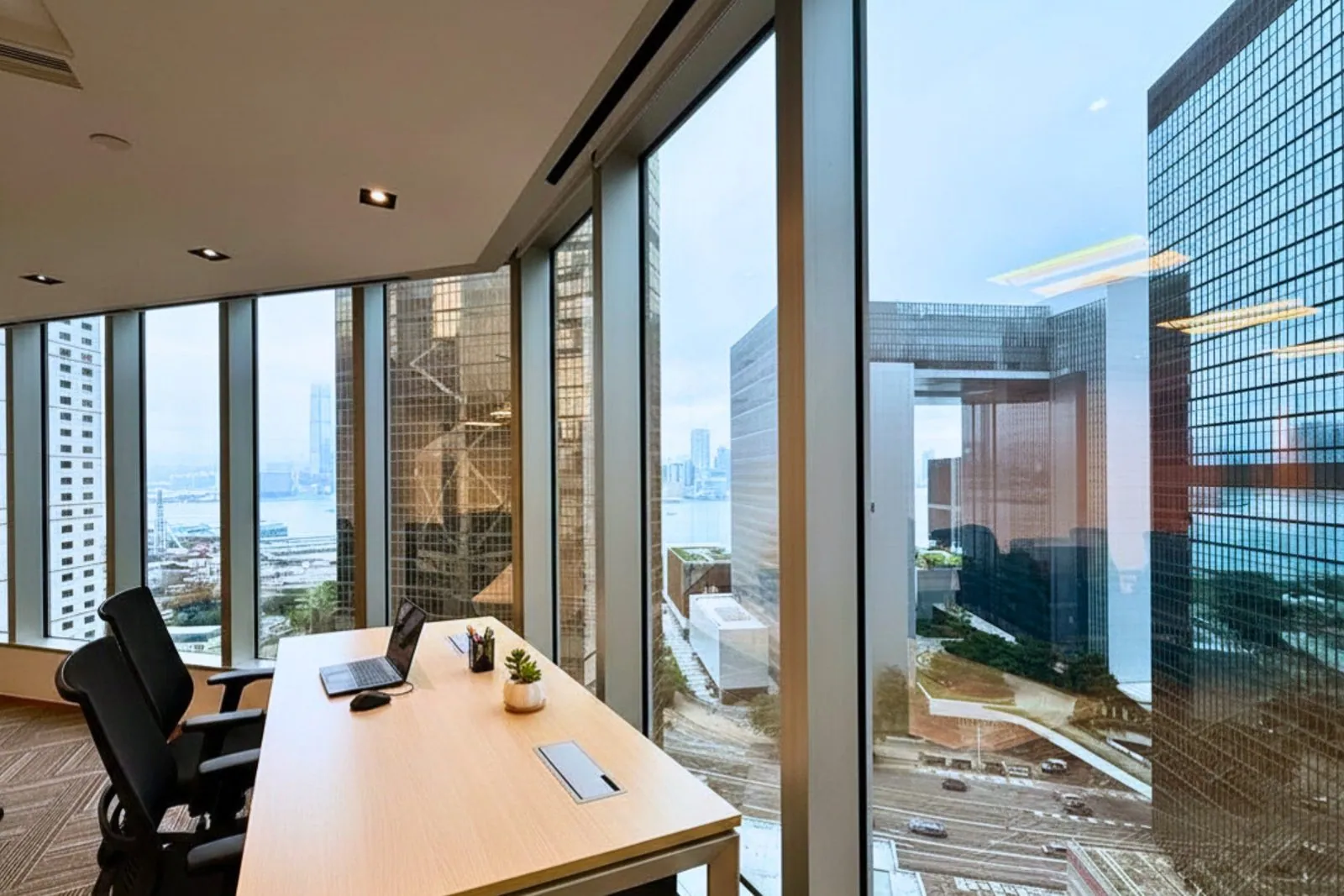 Bela Offices at Lippo Centre, Admiralty, photo 4