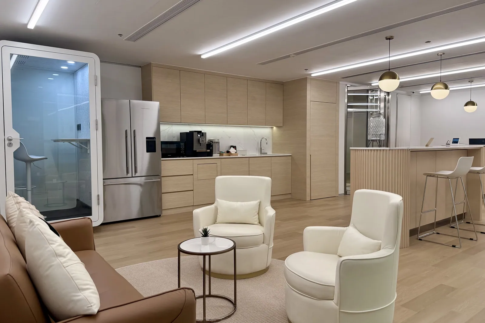 Bela Offices at 1111 King's Road, Tai Koo, photo 3